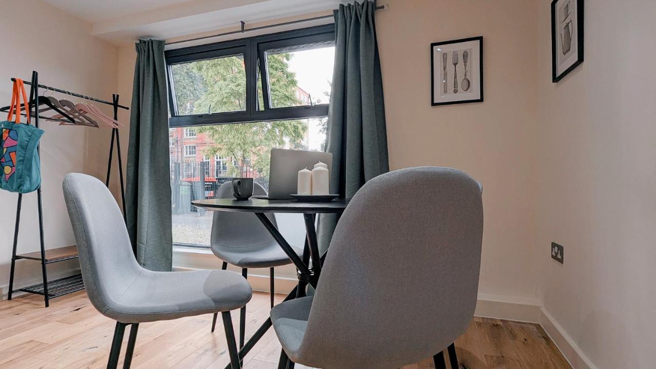 Spacious Apartment In Trendy Hackney London Eksteriør billede