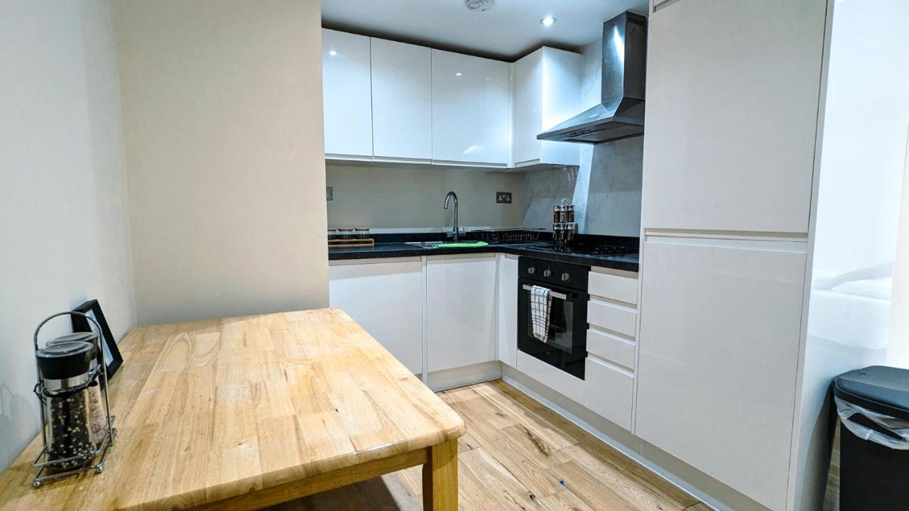 Spacious Apartment In Trendy Hackney London Eksteriør billede